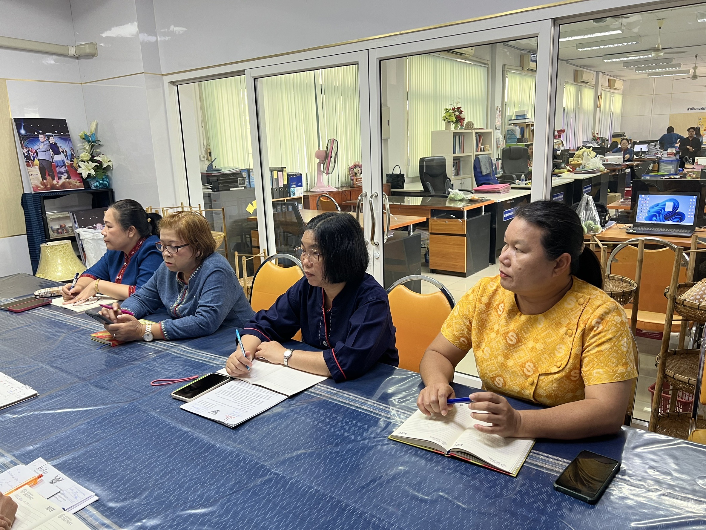 🎯พช.สกลนคร : ประชุมแม่ทัพเร่งขับเคลื่อนภารกิจสำคัญ มุ่งยกระดับงานให้มีประสิทธิภาพ สร้างสุขการทำงาน พร้อมรับมือความท้าทาย