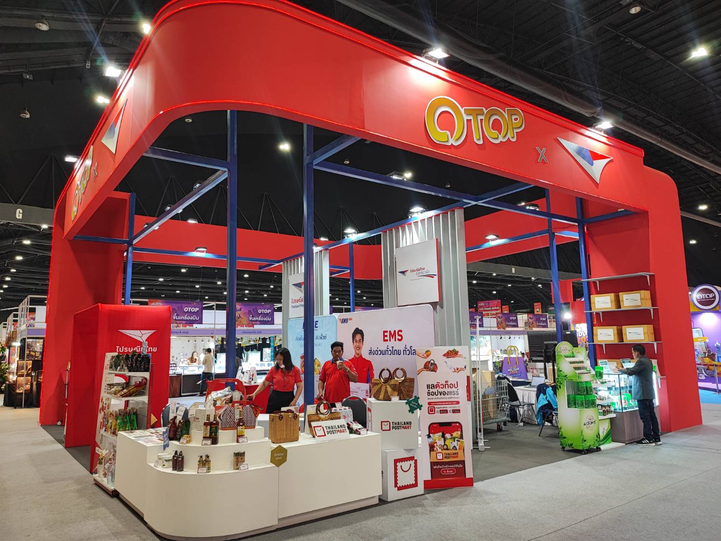 พช.สกลนคร นำทีมผู้ผลิต ผู้ประกอบการ OTOP จังหวัดสกลนคร เข้าร่วมจำหน่ายในงาน OTOP Midyear 2025 ทันโลก ทันสมัย เศรษฐกิจไทยยั่งยืน “