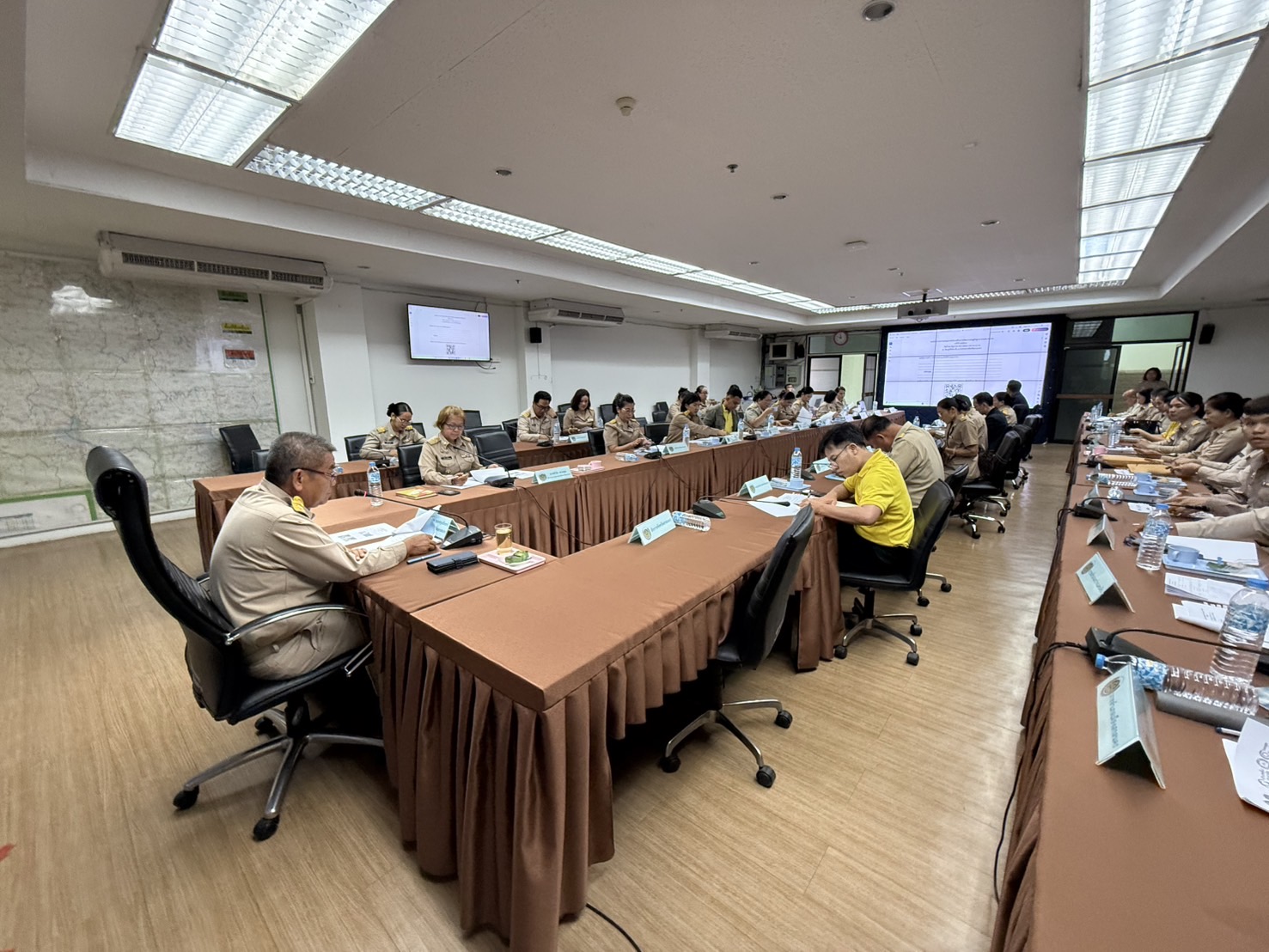 จังหวัดสกลนคร : ประชุมกลไกขับเคลื่อนการพัฒนาเศรษฐกิจฐานรากระดับจังหวัด มุ่งสู่ “เศรษฐกิจฐานรากมั่นคง ประชาชนมีความสุข“