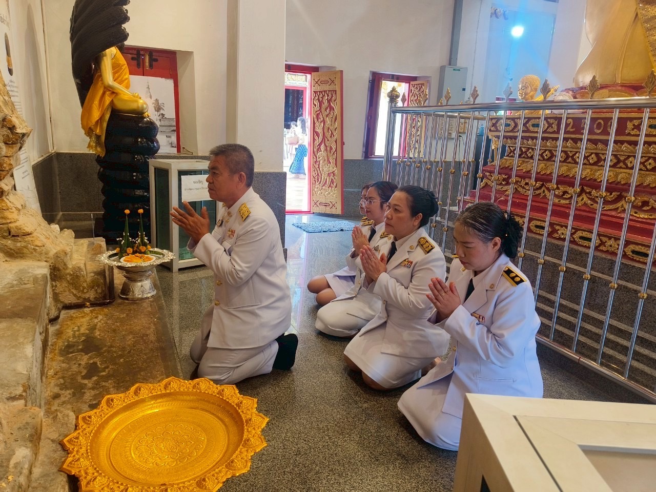 พสกนิกรจังหวัดสกลนคร ร่วมทำบุญตักบาตรถวายพระราชกุศล เนื่องในโอกาสวันเฉลิมพระชนมพรรษา สมเด็จพระนางเจ้าฯ พระบรมราชินี 3 มิถุนายน 2568
