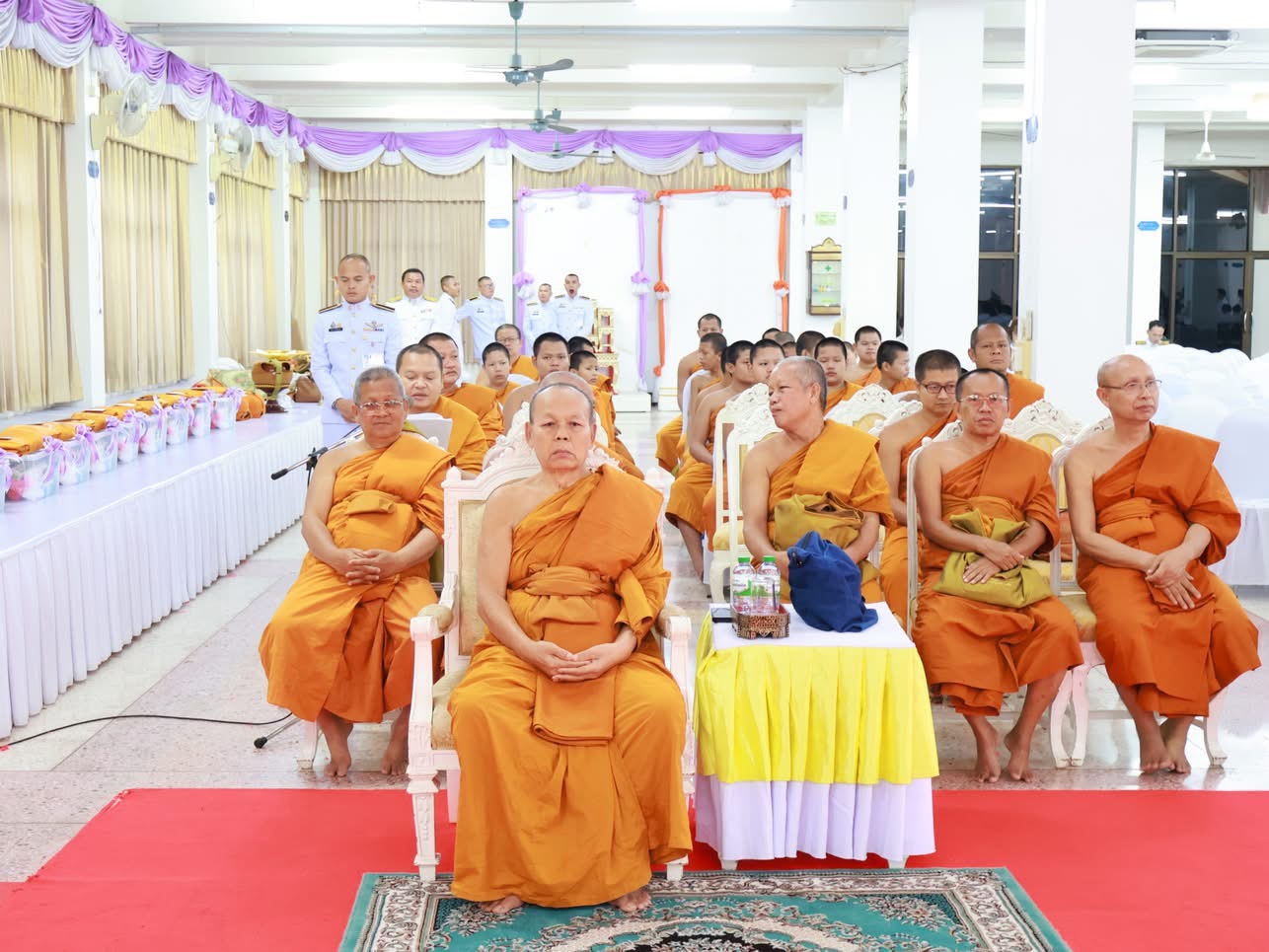 พสกนิกรจังหวัดสกลนคร ร่วมทำบุญตักบาตรถวายพระราชกุศล เนื่องในโอกาสวันเฉลิมพระชนมพรรษา สมเด็จพระนางเจ้าฯ พระบรมราชินี 3 มิถุนายน 2568