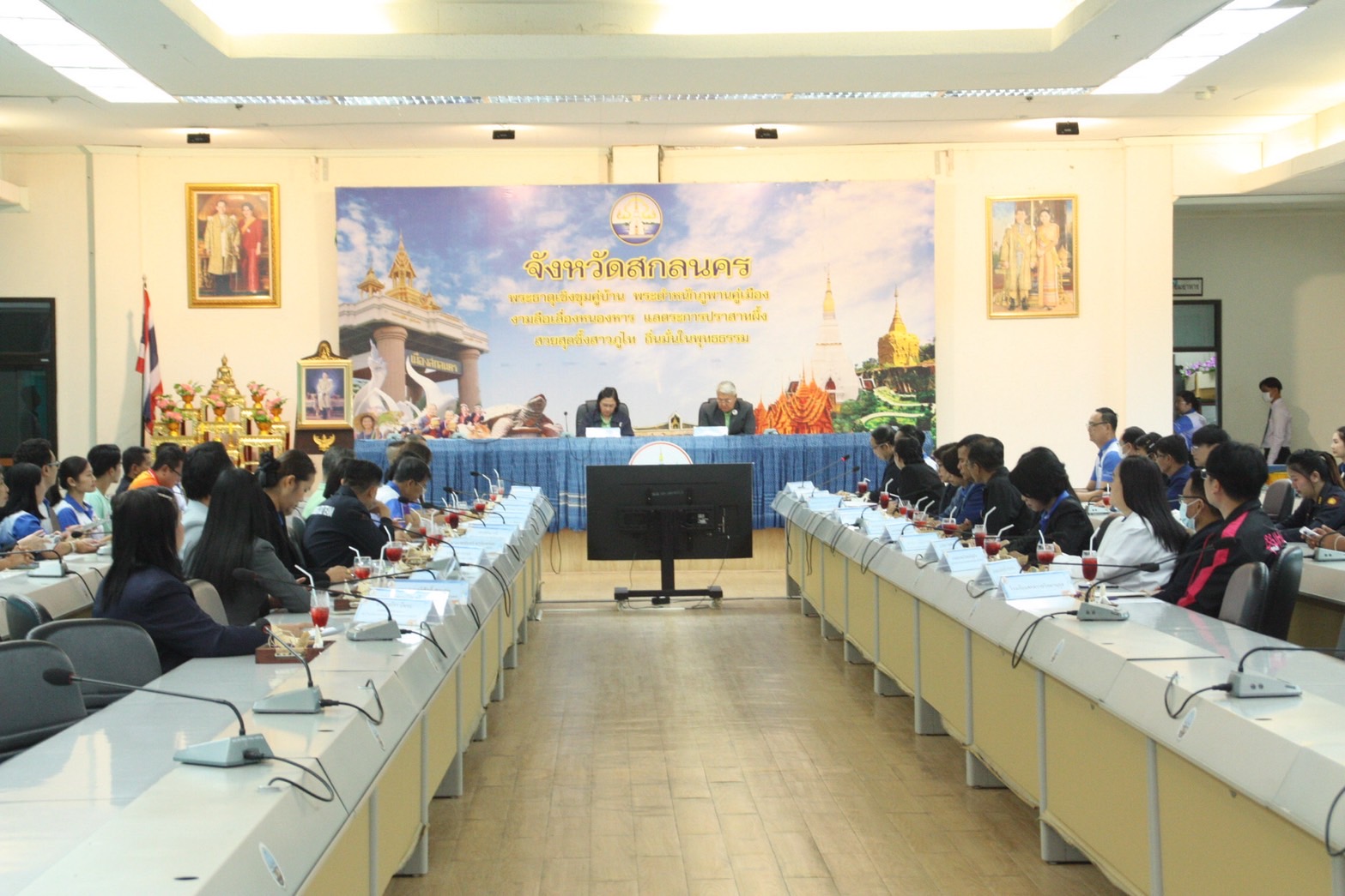 คณะอนุกรรมการตัดสินการประกวดผลงานชมรม TO BE NUMBER ONE  ลงพื้นที่ติดตามผลการดำเนินงานของจังหวัดสกลนคร และ ชมรม TO BE NUMBER ONE ระดับอำเภอ สถานประกอบการ เรือนจำ หน่วยงานราชการ และสถานศึกษาที่เกี่ยวข้อง