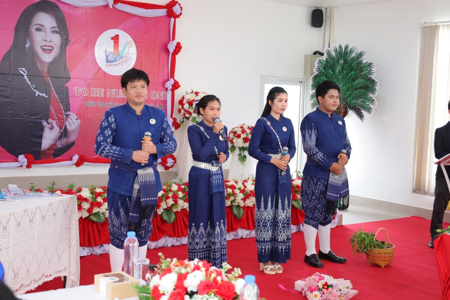 คณะอนุกรรมการตัดสินการประกวดผลงานชมรม TO BE NUMBER ONE  ลงพื้นที่ติดตามผลการดำเนินงานของจังหวัดสกลนคร และ ชมรม TO BE NUMBER ONE ระดับอำเภอ สถานประกอบการ เรือนจำ หน่วยงานราชการ และสถานศึกษาที่เกี่ยวข้อง