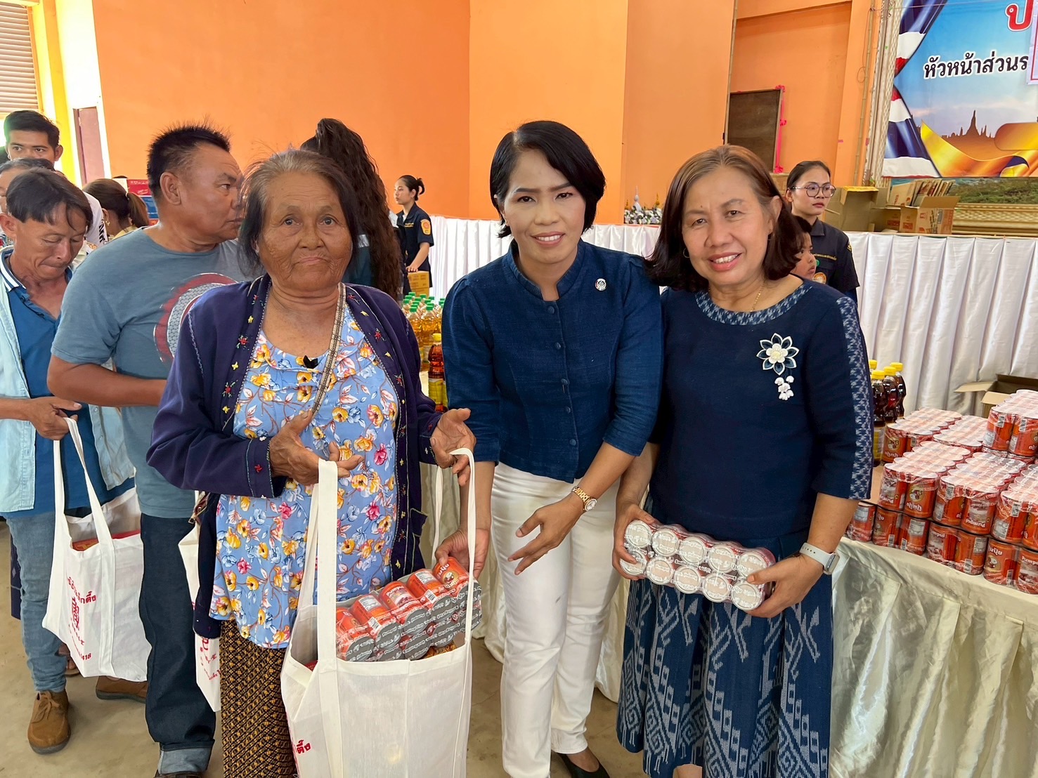 จังหวัดสกลนคร : มูลนิธิป่อเต็กตึ้ง ร่วมกับเมตตาธรรมมูลนิธิสกลนครและภาคีเครือข่าย สงเคราะห์ผู้ประสบภัยแล้ง