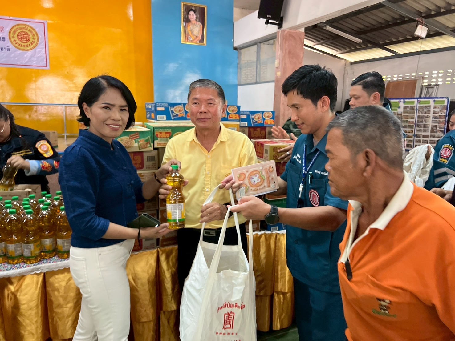 จังหวัดสกลนคร : มูลนิธิป่อเต็กตึ้ง ร่วมกับเมตตาธรรมมูลนิธิสกลนครและภาคีเครือข่าย สงเคราะห์ผู้ประสบภัยแล้ง