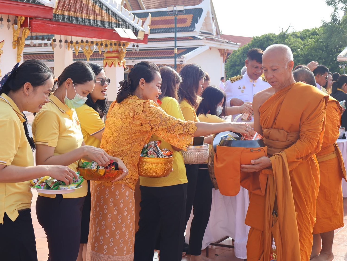 จังหวัดสกลนคร:จัดพิธีสวดพระพุทธมนต์และทำบุญตักบาตร เนื่องในวันที่ระลึกคล้ายวันสวรรคต พระบาทสมเด็จพระปรเมนทรมหาอานันทมหิดล พระอัฐมรามาธิบดินทร ประจำปี 2568