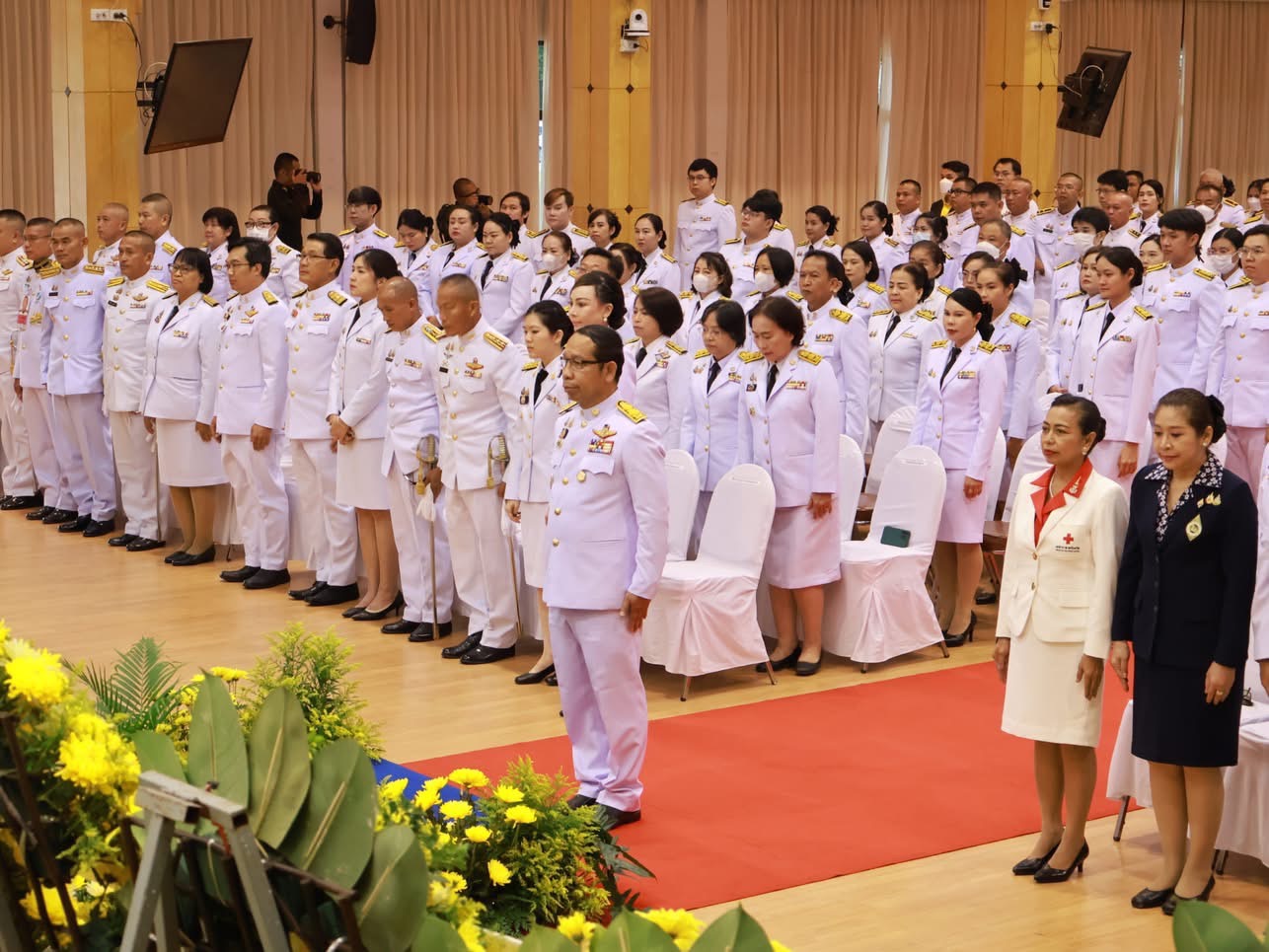 จังหวัดสกลนคร:ร่วมพิธีวางพวงมาลา เนื่องในวันที่ระลึกคล้ายวันสวรรคต พระบาทสมเด็จพระปรเมนทรมหาอานันทมหิดล พระอัฐมรามาธิบดินทร ประจำปี 2568