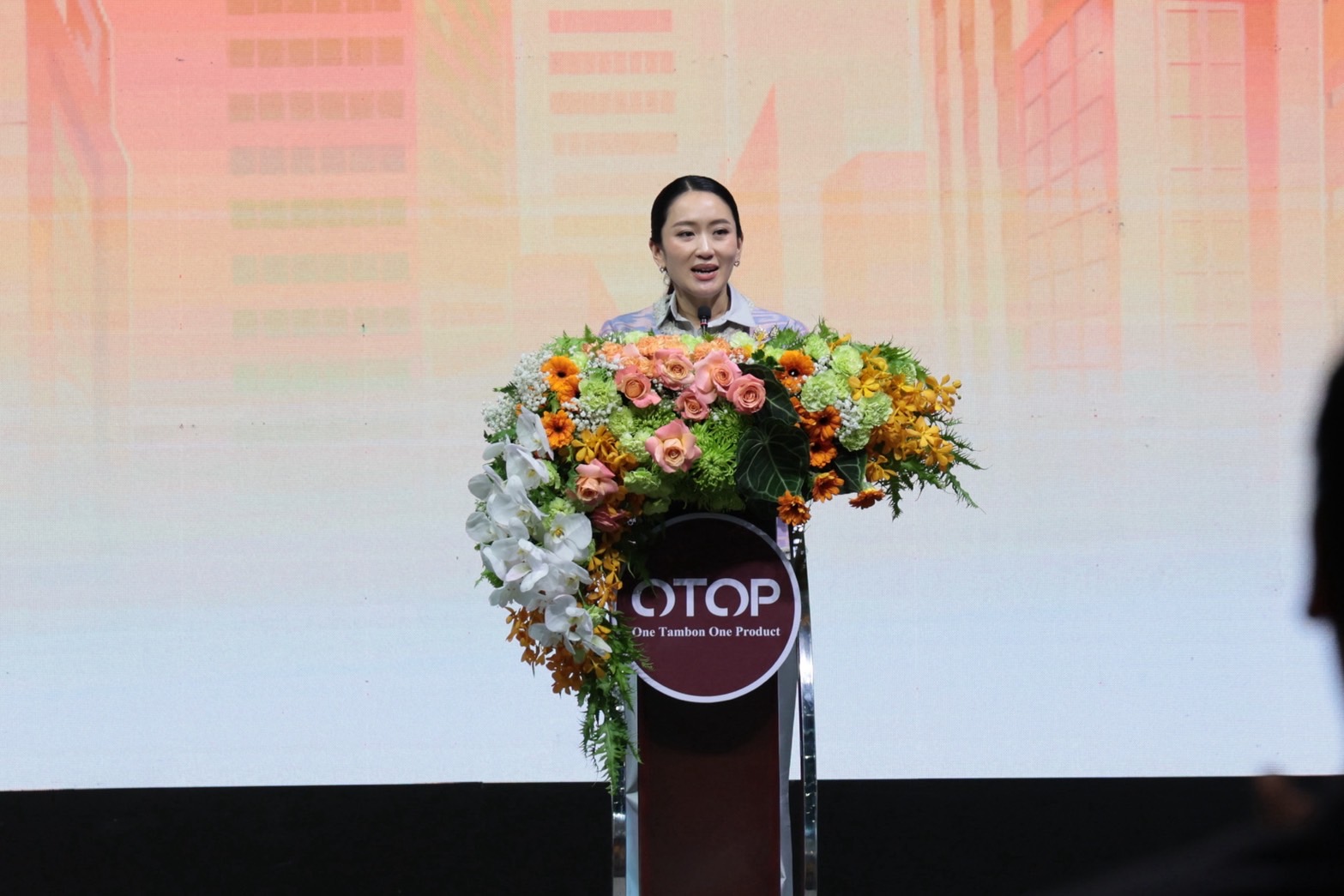 จังหวัดสกลนคร นำผู้ผลิต ผู้ประกอบการ OTOP จังหวัดสกลนคร ร่วมจำหน่ายในงาน OTOP Midyear 2025 ชวนคนไทยอุดหนุนสินค้า สร้างรายได้กระตุ้นเศรษฐกิจ