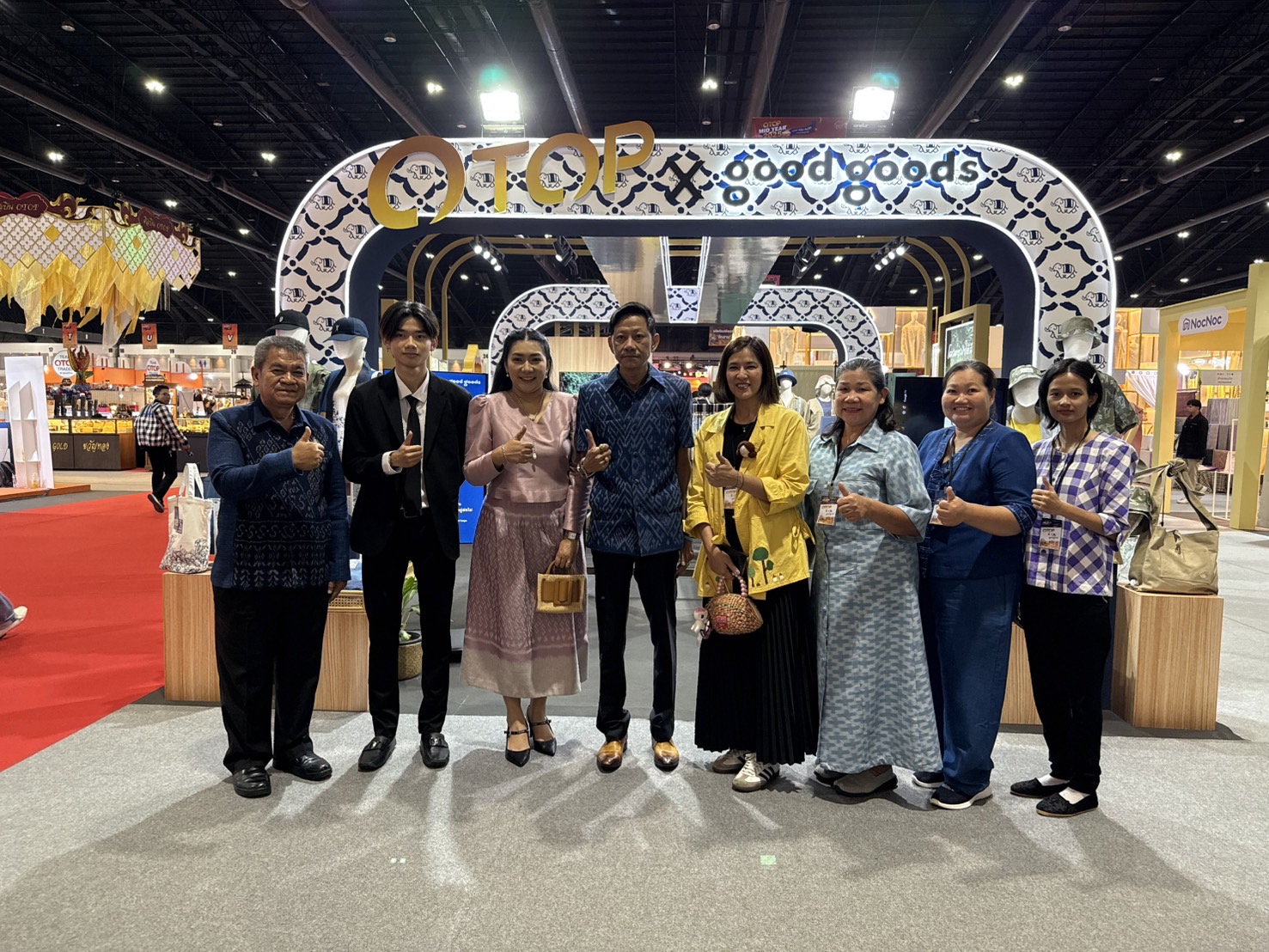 จังหวัดสกลนคร นำผู้ผลิต ผู้ประกอบการ OTOP จังหวัดสกลนคร ร่วมจำหน่ายในงาน OTOP Midyear 2025 ชวนคนไทยอุดหนุนสินค้า สร้างรายได้กระตุ้นเศรษฐกิจ