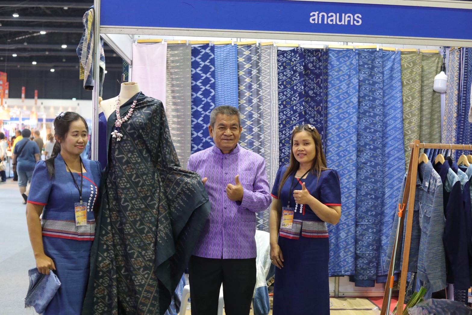 พช. สกลนคร ชวนคนไทยอุดหนุนสินค้า OTOP 2 วันสุดท้าย ลดกระหน่ำซัมเมอร์เซล ในงาน OTOP Midyear 2025 14-15 มิ.ย. นี้ ที่อาคารชาเลนเจอร์ อิมแพค เมืองทองธานี