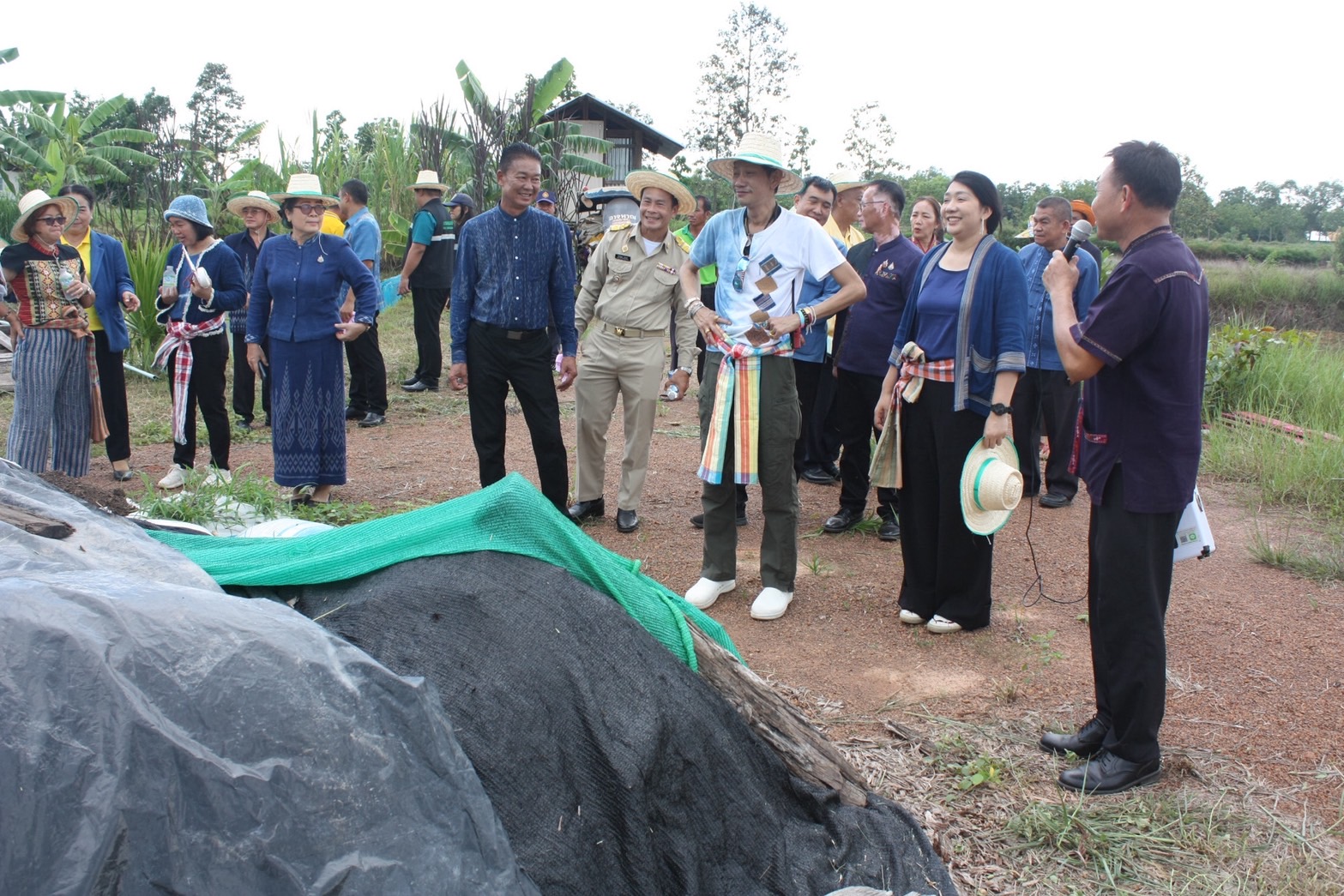 จังหวัดสกลนคร : คัดสรรกิจกรรมพัฒนาชุมชนดีเด่น ประเภท หมู่บ้านเศรษฐกิจพอเพียง “อยู่เย็น เป็นสุข” ดีเด่นระดับจังหวัด ประจำปี2568