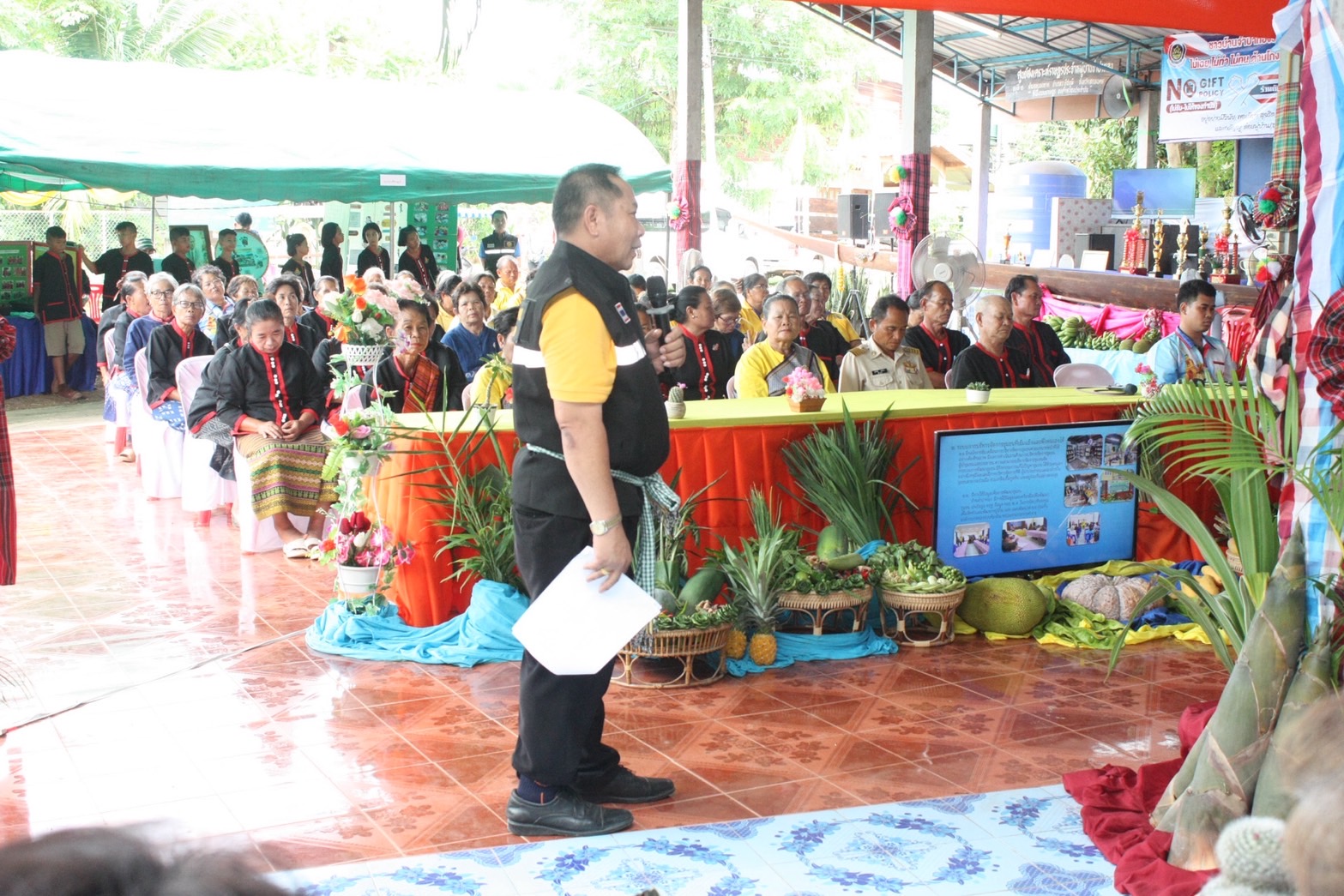 จังหวัดสกลนคร : คัดสรรกิจกรรมพัฒนาชุมชนดีเด่น ประเภท หมู่บ้านเศรษฐกิจพอเพียง “อยู่เย็น เป็นสุข” ดีเด่นระดับจังหวัด ประจำปี2568