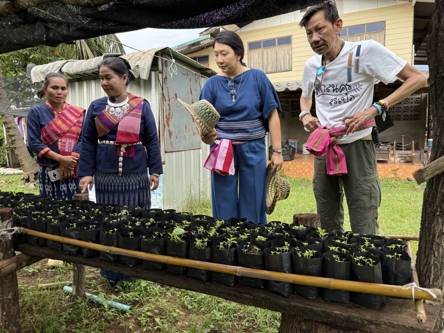 จังหวัดสกลนคร : คัดสรรกิจกรรมพัฒนาชุมชนดีเด่น ประเภท หมู่บ้านเศรษฐกิจพอเพียง “อยู่เย็น เป็นสุข” ดีเด่นระดับจังหวัด ประจำปี2568