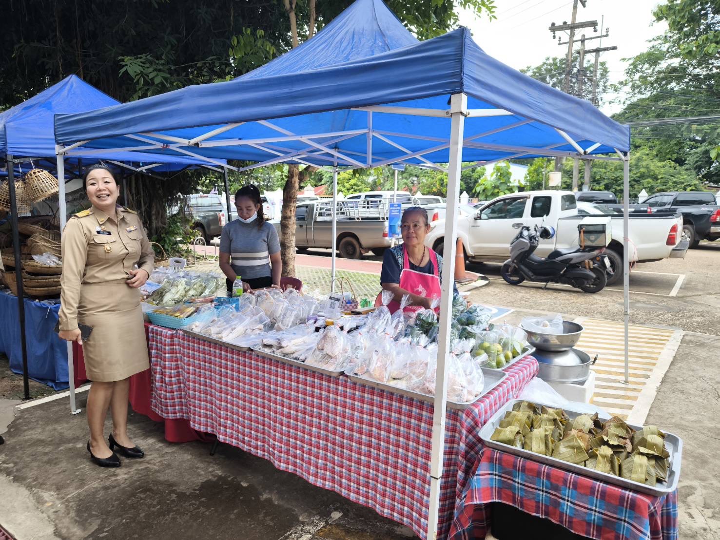 พช.สกลนคร : ชวน อุดหนุนสินค้า OTOP เพื่อสร้างงาน สร้างรายได้ ให้ประชาชนคนสกลนคร