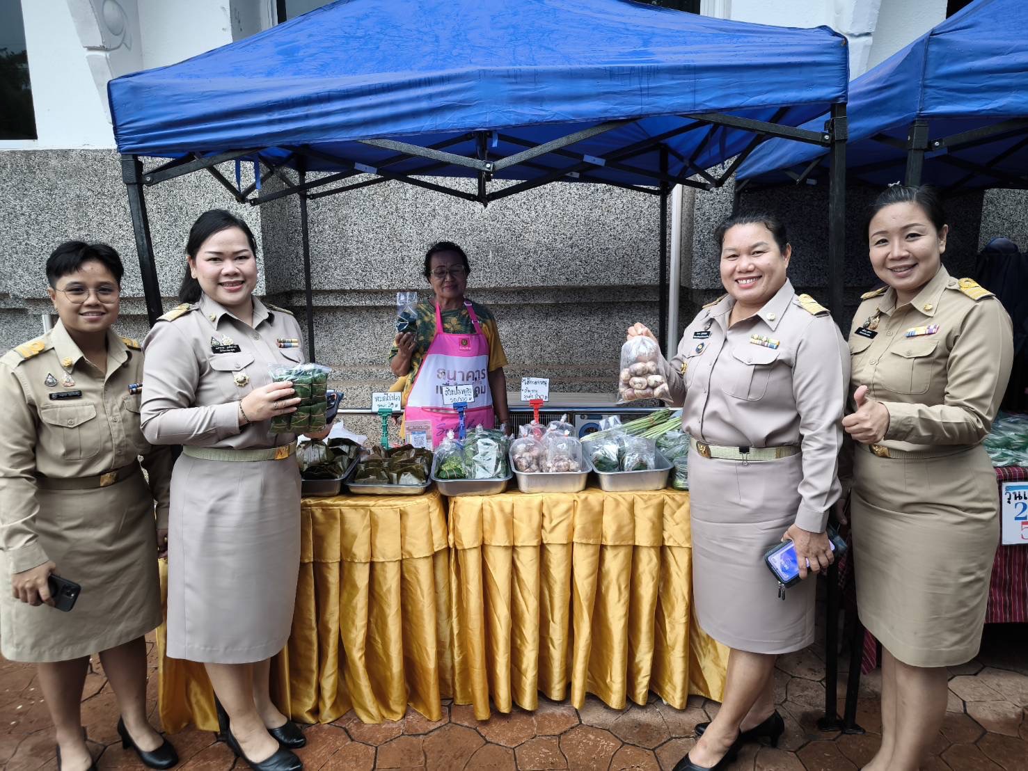 พช.สกลนคร : ชวน อุดหนุนสินค้า OTOP เพื่อสร้างงาน สร้างรายได้ ให้ประชาชนคนสกลนคร
