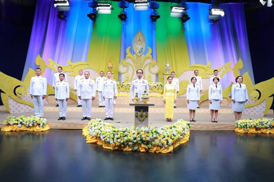 ผู้ว่าราชการจังหวัดสกลนคร:นำทีมหัวหน้าส่วนราชการ บันทึกเทปถวายพระพร เนื่องในโอกาสวันเฉลิมพระชนมพรรษาพระ บาท สมเด็จพระวชิรเกล้าเจ้าอยู่หัว