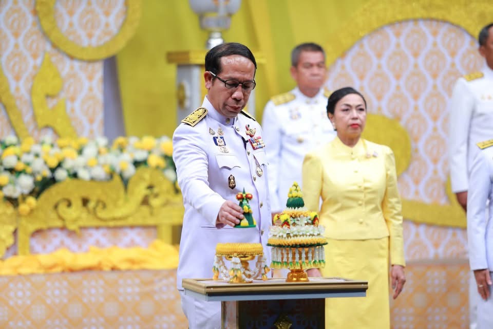 ผู้ว่าราชการจังหวัดสกลนคร:นำทีมหัวหน้าส่วนราชการ บันทึกเทปถวายพระพร เนื่องในโอกาสวันเฉลิมพระชนมพรรษาพระ บาท สมเด็จพระวชิรเกล้าเจ้าอยู่หัว
