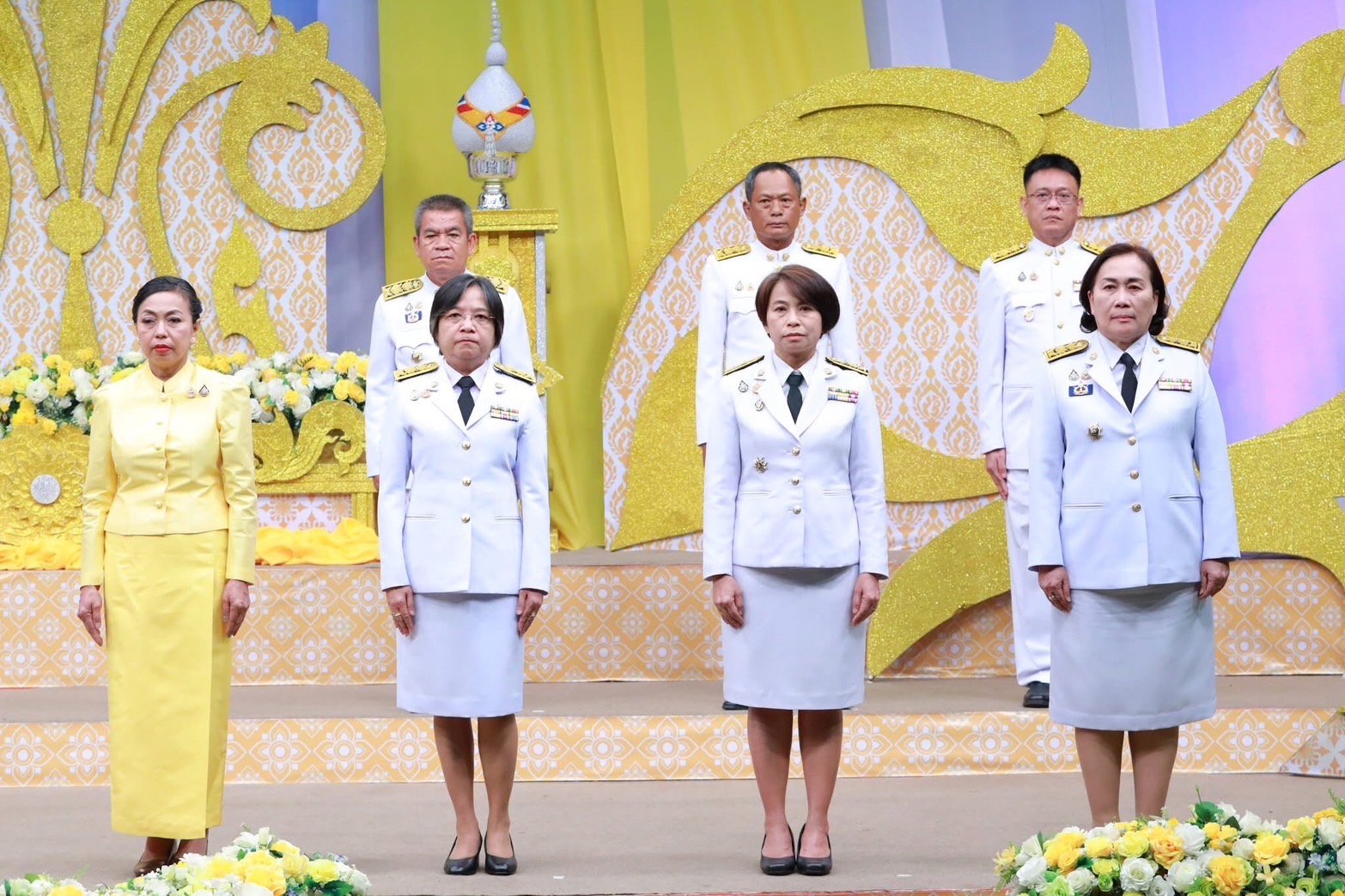 ผู้ว่าราชการจังหวัดสกลนคร:นำทีมหัวหน้าส่วนราชการ บันทึกเทปถวายพระพร เนื่องในโอกาสวันเฉลิมพระชนมพรรษาพระ บาท สมเด็จพระวชิรเกล้าเจ้าอยู่หัว