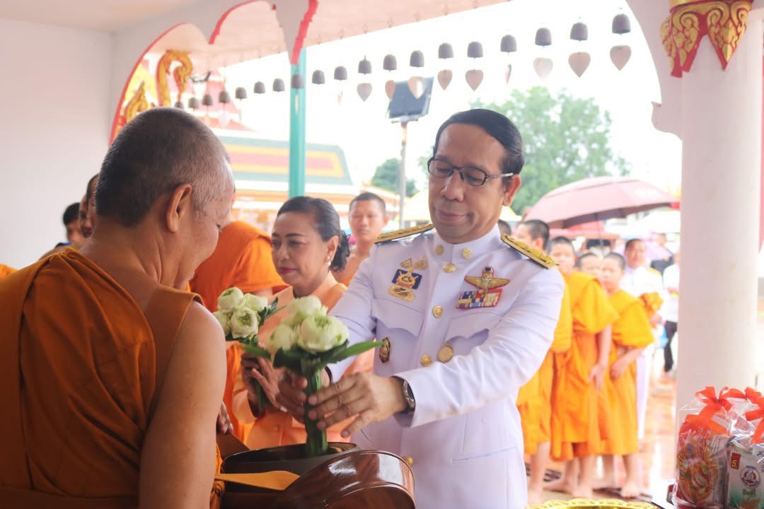 จังหวัดสกลนคร : จัดพิธีเจริญพระพุทธมนต์ ตักบาตรพระสงฆ์ ถวายพระพร เฉลิมพระเกียรติสมเด็จพระเจ้าน้องนางเธอเจ้าฟ้าจุฬาภรณวลัยลักษณ์ อัครราชกุมารี กรมพระศรีสวางควัฒน วรขัตติยราชนารี เนื่องในโอกาสวันคล้ายวันประสูติ  4 กรกฎาคม 2568