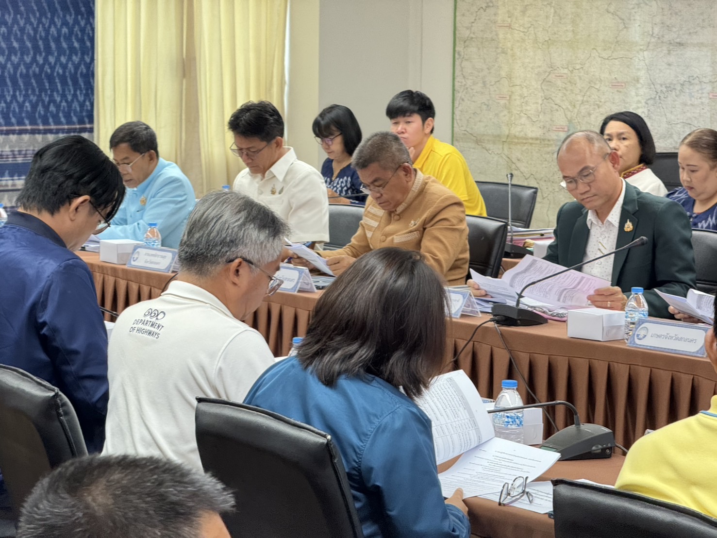 จังหวัดสกลนคร : ประชุมเตรียมความพร้อมการชี้แจงงบประมาณรายจ่าย ประจำปึงบประมาณ พ.ศ. 2569 มุ่งจัดทำโครงการอย่างมีประสิทธิภาพและเกิดผลประโยชน์สูงสุดต่อประชาชนและทางราชการ