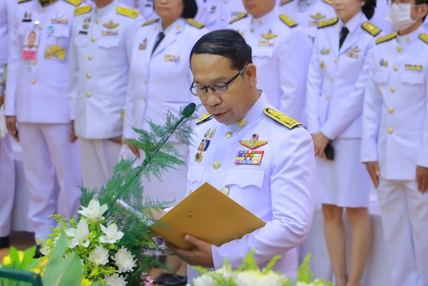 จังหวัดสกลนคร จัดพิธีวางพวงมาลา “วันที่ระลึกคล้ายวันสวรรคตสมเด็จพระนารายณ์มหาราช” ประจำปี 2568 น้อมรำลึกถึงพระมหากรุณาธิคุณ ที่ทรงมีต่อปวงชนชาวไทย