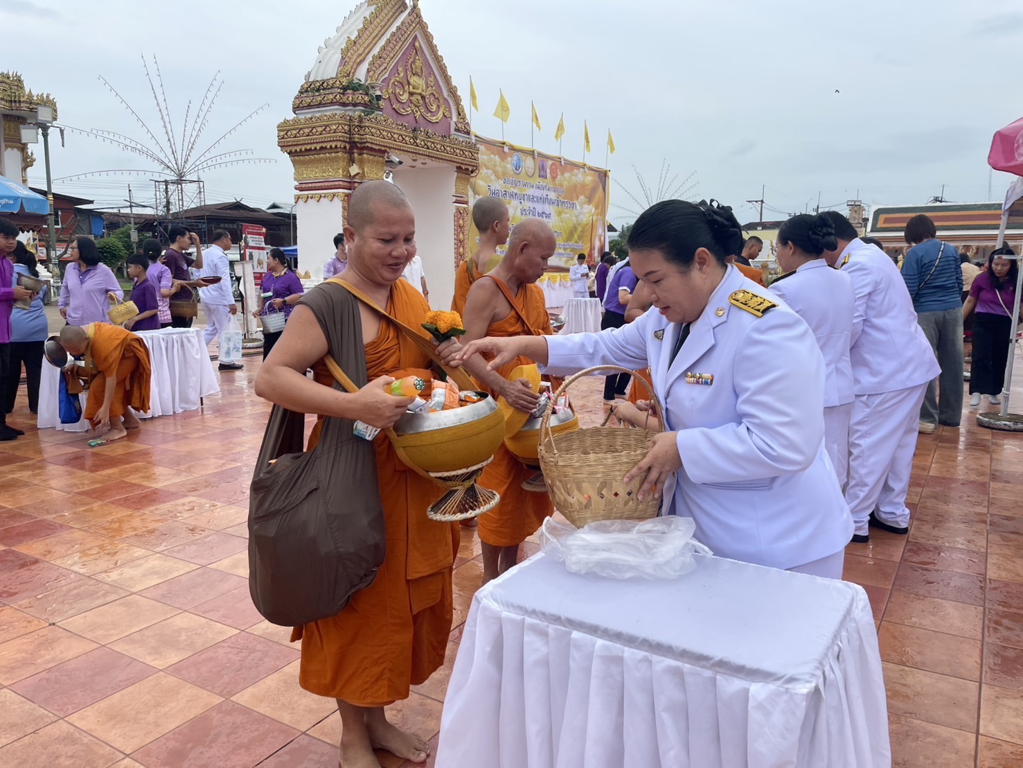 พสกนิกรชาวจังหวัดสกลนคร ร่วมพิธี เจริญพระพุทธมนต์ ถวายพระพรและพิธีทำบุญตักบาตรเฉลิมพระเกียรติ พระเจ้าวรวงศ์เธอ พระองค์เจ้าโสมสวลี กรมหมื่นสุทธนารีนาถ เนื่องในโอกาสคล้ายวันประสูติ 13 กรกฎาคม 2568