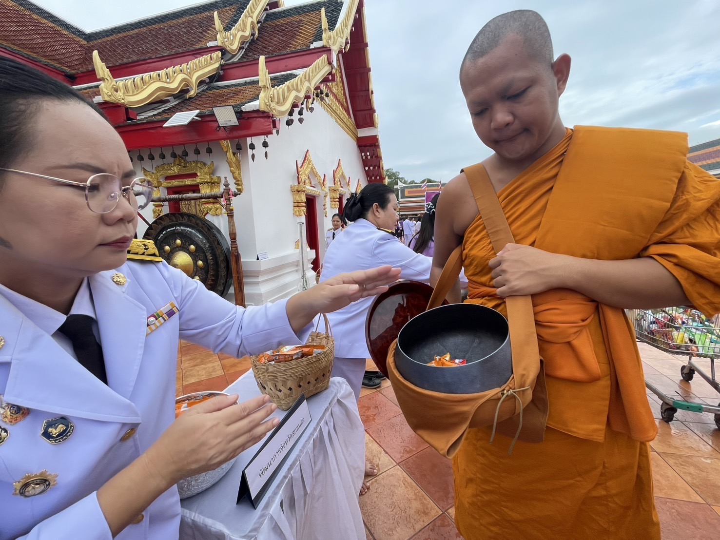พสกนิกรชาวจังหวัดสกลนคร ร่วมพิธี เจริญพระพุทธมนต์ ถวายพระพรและพิธีทำบุญตักบาตรเฉลิมพระเกียรติ พระเจ้าวรวงศ์เธอ พระองค์เจ้าโสมสวลี กรมหมื่นสุทธนารีนาถ เนื่องในโอกาสคล้ายวันประสูติ 13 กรกฎาคม 2568