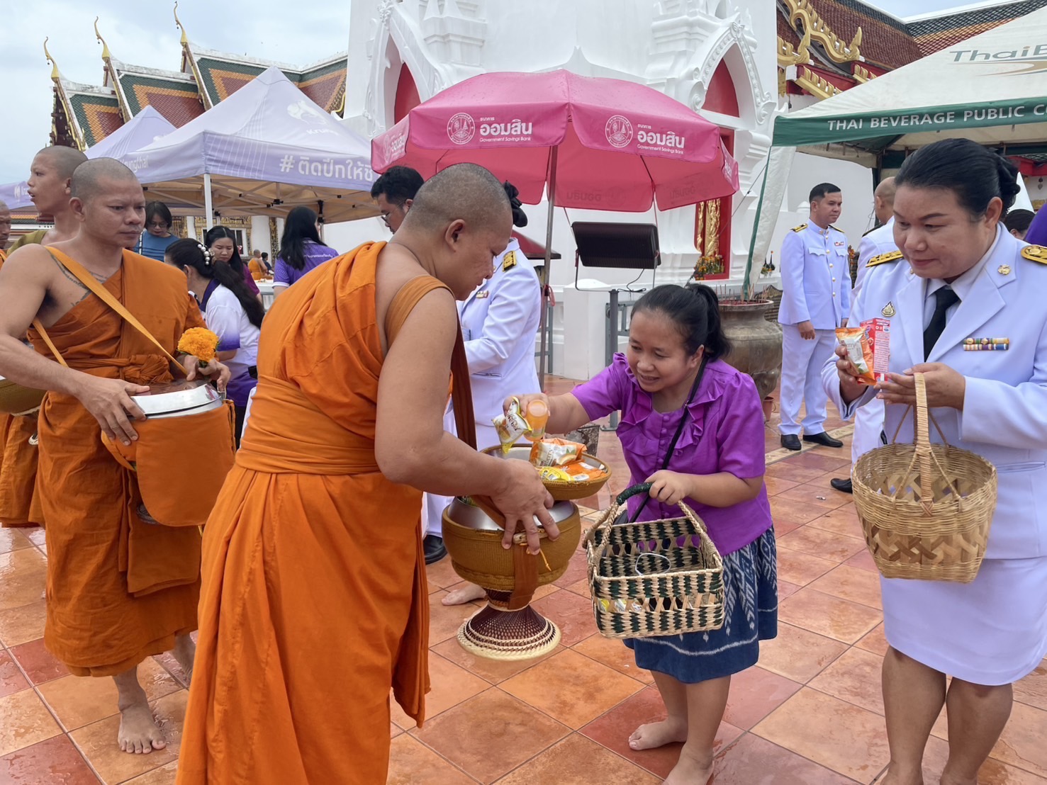 พสกนิกรชาวจังหวัดสกลนคร ร่วมพิธี เจริญพระพุทธมนต์ ถวายพระพรและพิธีทำบุญตักบาตรเฉลิมพระเกียรติ พระเจ้าวรวงศ์เธอ พระองค์เจ้าโสมสวลี กรมหมื่นสุทธนารีนาถ เนื่องในโอกาสคล้ายวันประสูติ 13 กรกฎาคม 2568