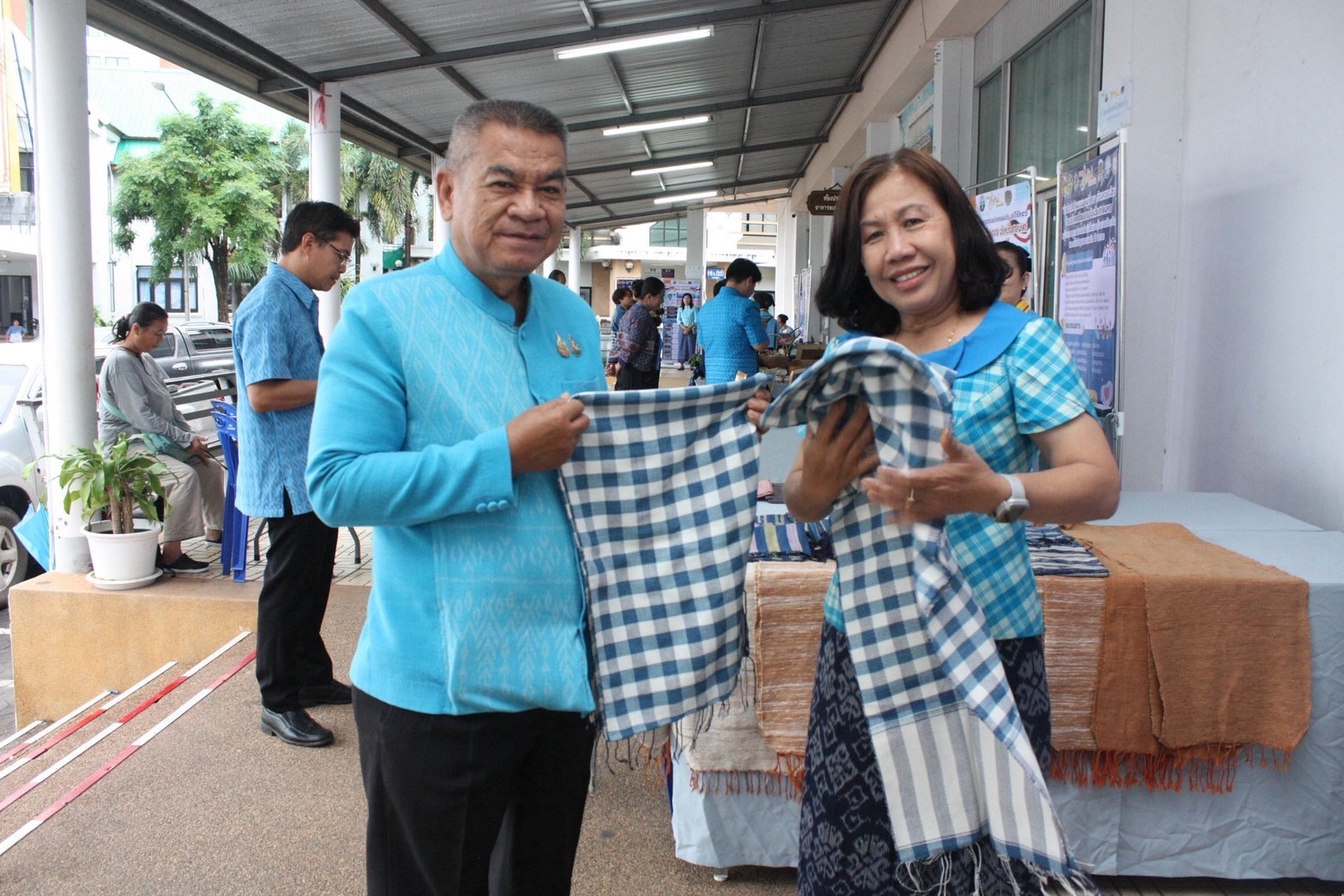 ปฏิบัติการป้องกันและแก้ไขปัญหายาเสพติด ตามรูปแบบ “ธวัชบุรีโมเดล สู่สกลนครโมเดล” โดยกองทุนแม่ของแผ่นดิน จังหวัดสกลนคร จัดกิจกรรมปฏิบัติการป้องกันและแก้ไขปัญหายาเสพติด ตามรูปแบบ “ธวัชบุรีโมเดล สู่สกลนครโมเดล” โดยกองทุนแม่ของแผ่นดิน พร้อมมอบธงครัวเรือนปลอดภัยแก่กองทุนแม่ของแผ่นดิน ต้นแบบ ประจำปี 2568