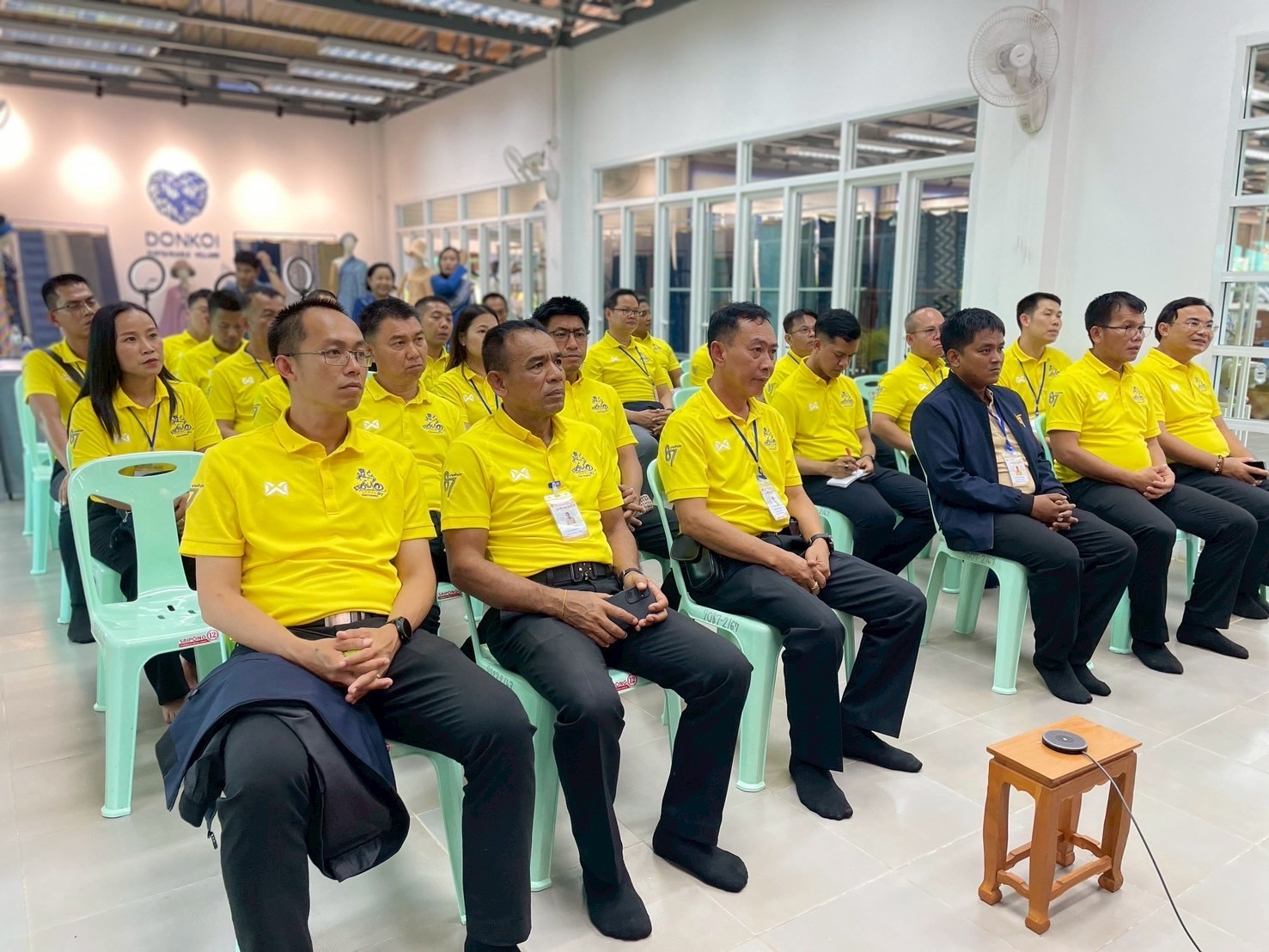 พช สกลนคร : รับคณะนักศึกษาหลักสูตรนายอำเภอ รุ่นที่ 87 เยี่ยมชมการดำเนินงานของศูนย์เรียนรู้ผ้าย้อมคราม “วิชชาลัยดอนกอย วิถีแห่งการพัฒนาที่ยั่งยืน”