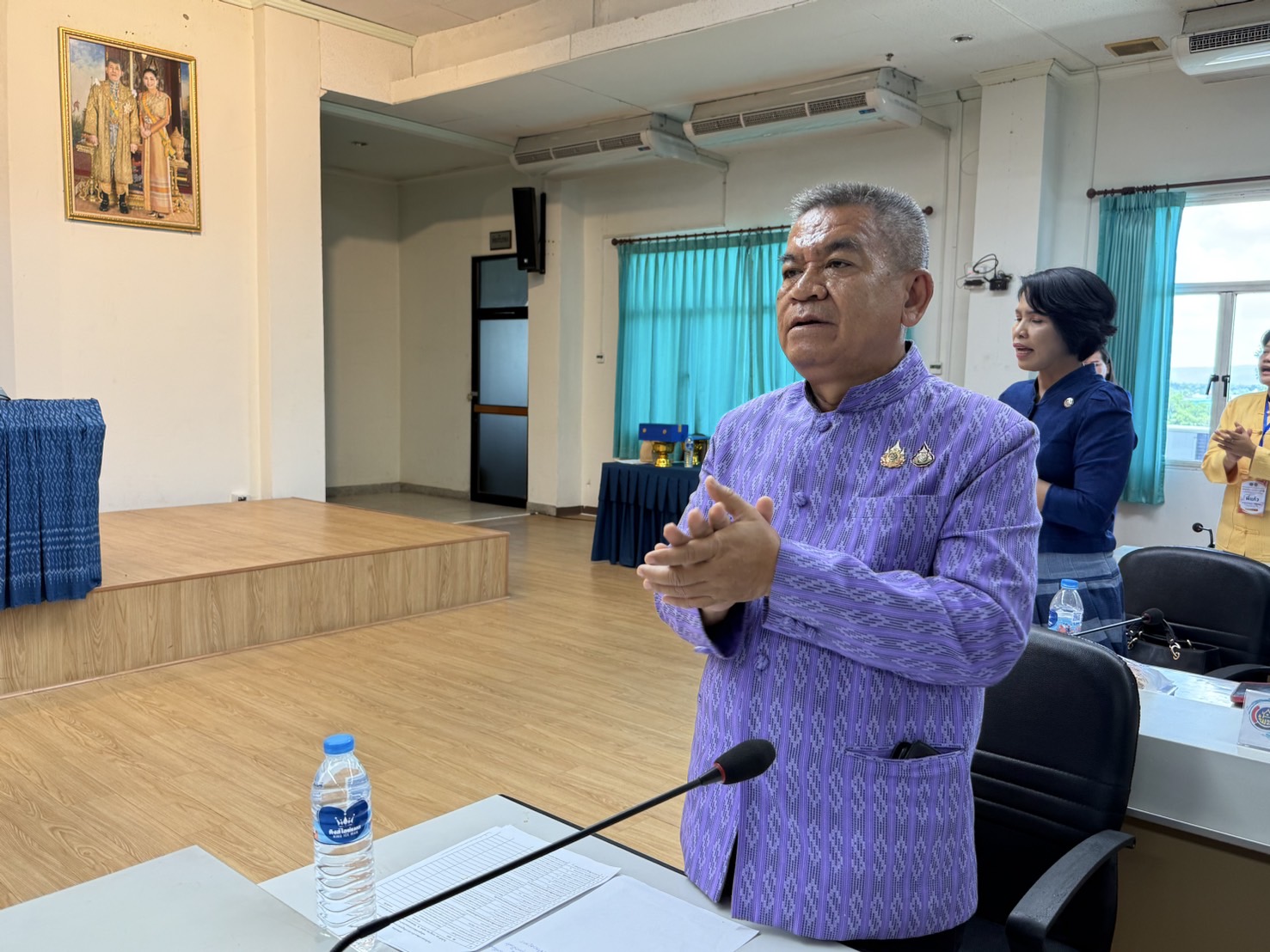 พช.สกลนคร :จัดพิธีรับมอบพัฒนากรก่อนประจำการ รุ่นที่ 131 เพื่อฝึกปฏิบัติงานภาคสนาม ก่อนประจำการ  ในระหว่างวันที่ 17  กรกฎาคม – 2 สิงหาคม 2568
