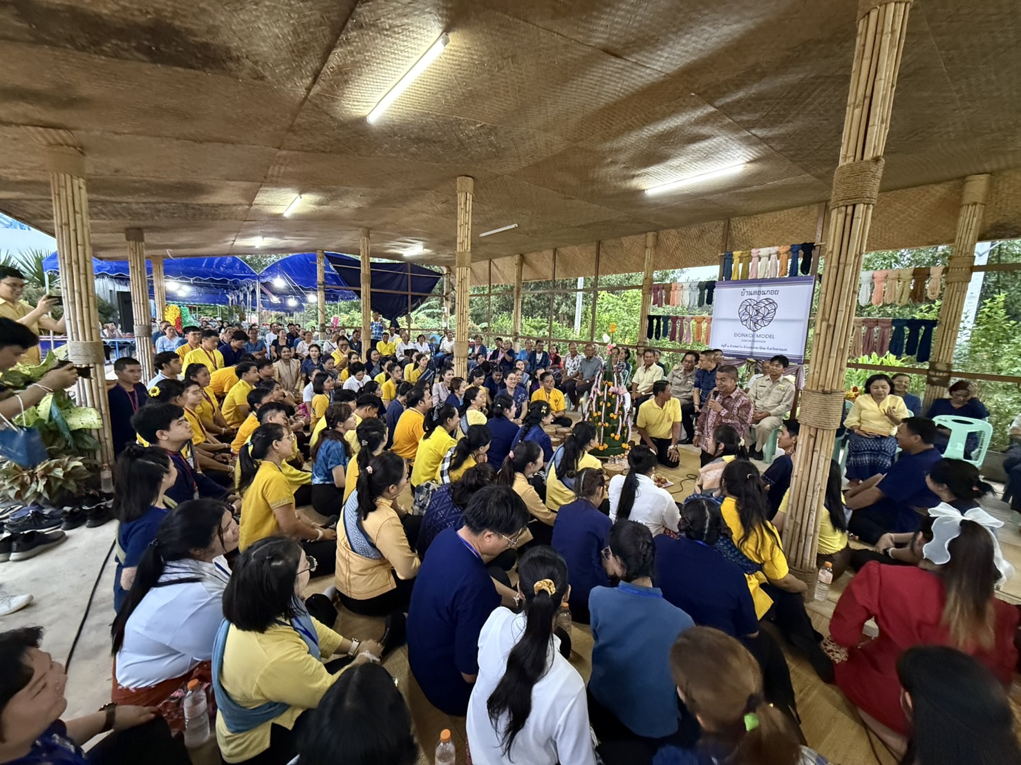พช.สกลนคร : บ่มเพาะเมล็ดพันธุ์ รุ่นที่ 131 รับมอบข้อมูลจากการฝึกปฏิบัติงานหมู่บ้านเรียนรู้ของเมล็ดพันธ์และสานสัมพันธ์สร้างขวัญกำลังใจก่อนลงปฎิบัติงานในพื้นที่จริง