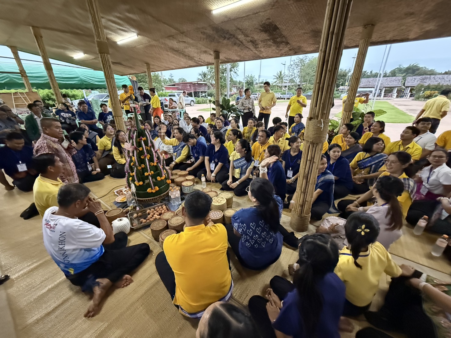 พช.สกลนคร : บ่มเพาะเมล็ดพันธุ์ รุ่นที่ 131 รับมอบข้อมูลจากการฝึกปฏิบัติงานหมู่บ้านเรียนรู้ของเมล็ดพันธ์และสานสัมพันธ์สร้างขวัญกำลังใจก่อนลงปฎิบัติงานในพื้นที่จริง