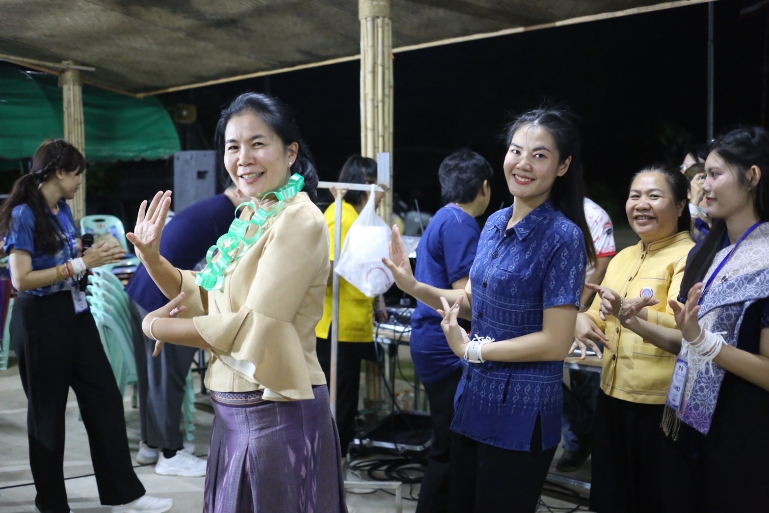 พช.สกลนคร : บ่มเพาะเมล็ดพันธุ์ รุ่นที่ 131 รับมอบข้อมูลจากการฝึกปฏิบัติงานหมู่บ้านเรียนรู้ของเมล็ดพันธ์และสานสัมพันธ์สร้างขวัญกำลังใจก่อนลงปฎิบัติงานในพื้นที่จริง