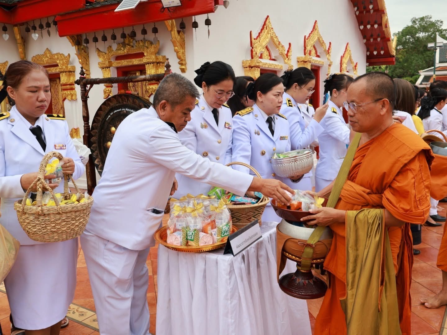 จังหวัดสกลนคร,จัดพิธีทำบุญตักบาตร ถวายพระราชกุศล พสกนิกร ร่วมทำบุญตักบาตรถวายพระราชกุศล เนื่องในวันเฉลิมพระชนมพรรษาพระบาทสมเด็จพระเจ้าอยู่หัว เนื่องในโอกาสวันเฉลิมพระชนมพรรษา พระบาทสมเด็จพระเจ้าอยู่หัว 28 กรกฎาคม 2568