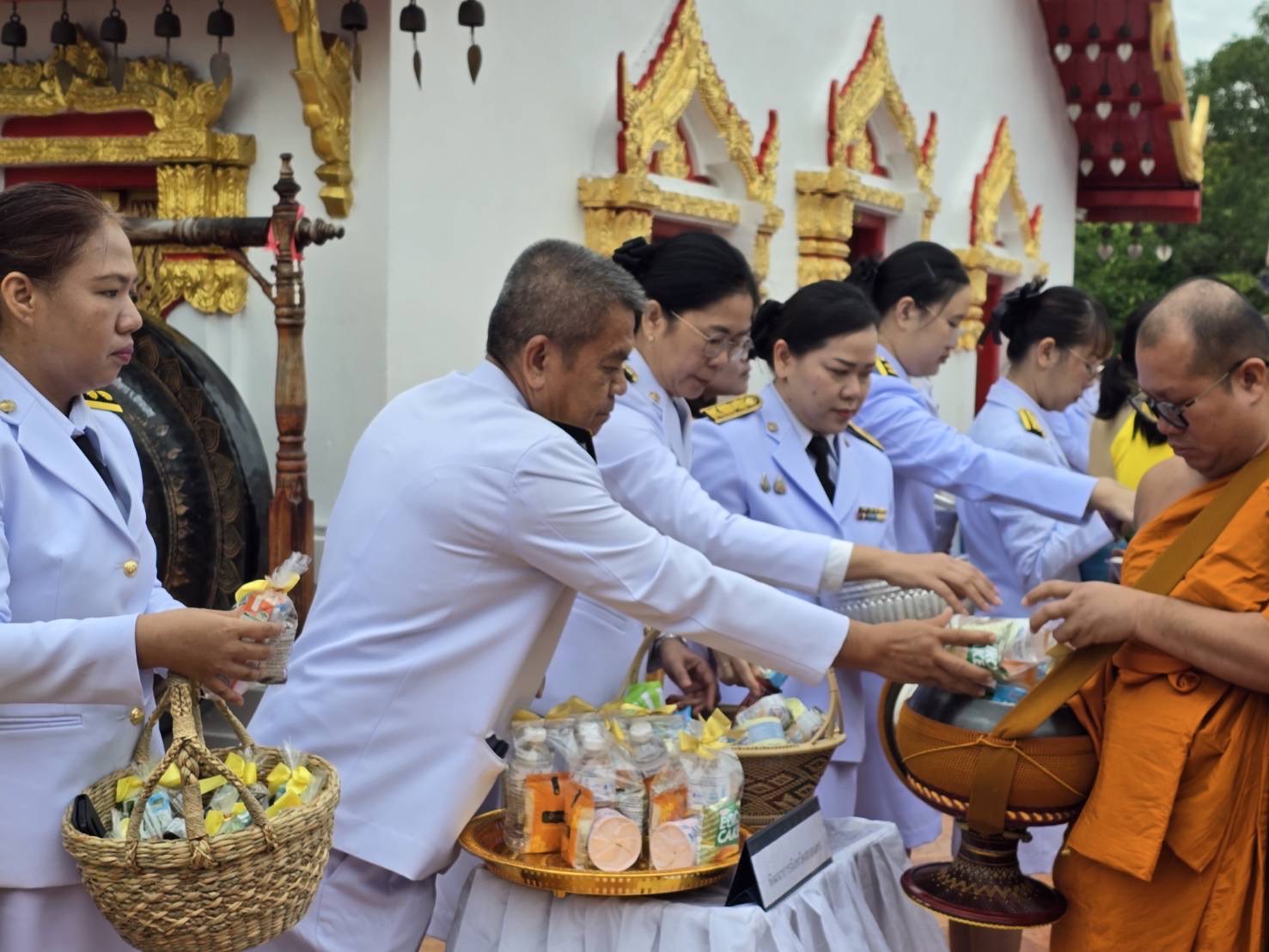 จังหวัดสกลนคร,จัดพิธีทำบุญตักบาตร ถวายพระราชกุศล พสกนิกร ร่วมทำบุญตักบาตรถวายพระราชกุศล เนื่องในวันเฉลิมพระชนมพรรษาพระบาทสมเด็จพระเจ้าอยู่หัว เนื่องในโอกาสวันเฉลิมพระชนมพรรษา พระบาทสมเด็จพระเจ้าอยู่หัว 28 กรกฎาคม 2568