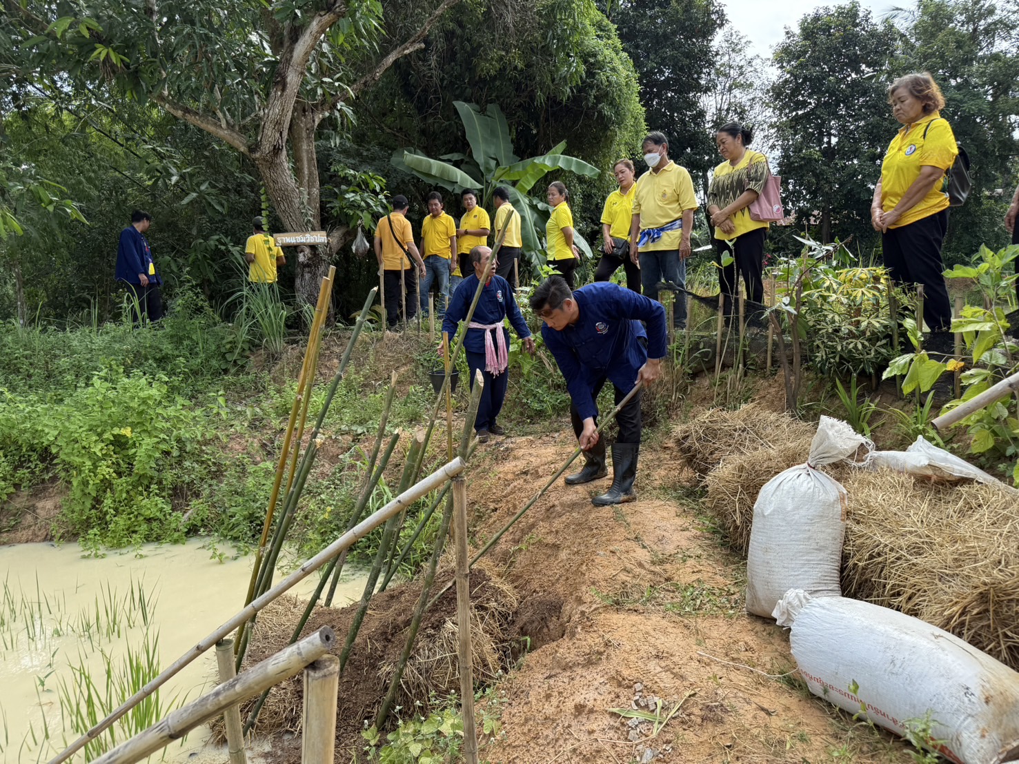 พช.สกลนคร : จัดกิจกรรม “เอามื้อสามัคคี” เฉลิมพระเกียรติพระบาทสมเด็จพระเจ้าอยู่หัว เนื่องในโอกาสวันเฉลิมพระชนมพรรษา 28 กรกฎาคม 2568