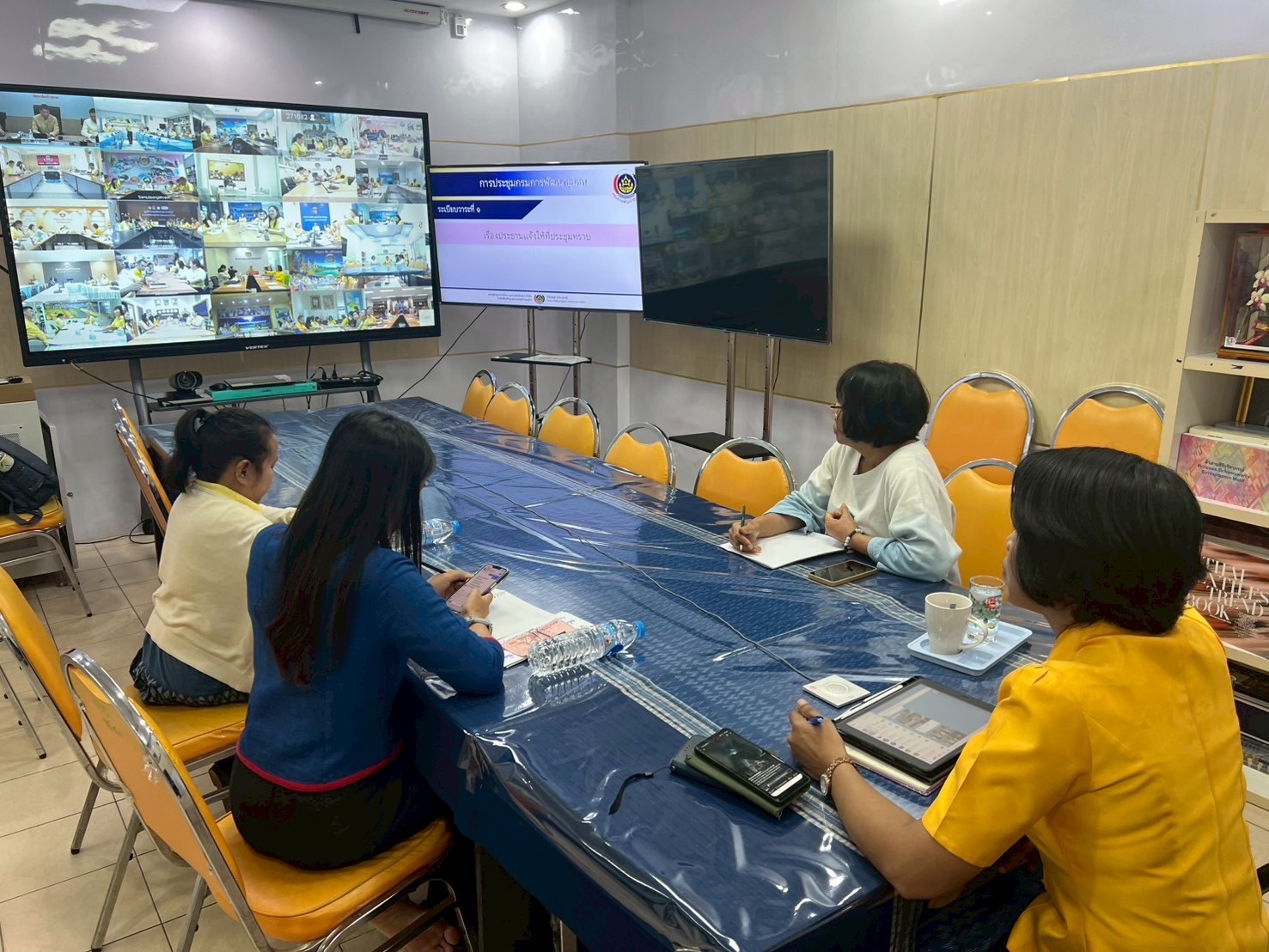 พช.สกลนคร : ร่วมประชุมกรมการพัฒนาชุมชน ครั้งที่ 7/2568 ผ่านระบบ video conference ขับเคลื่อนงานพัฒนาชุมชน มุ่งสู่เศรษฐกิจฐานรากมั่นคง ชุมชนเข้มแข็งอย่างยั่งยืน