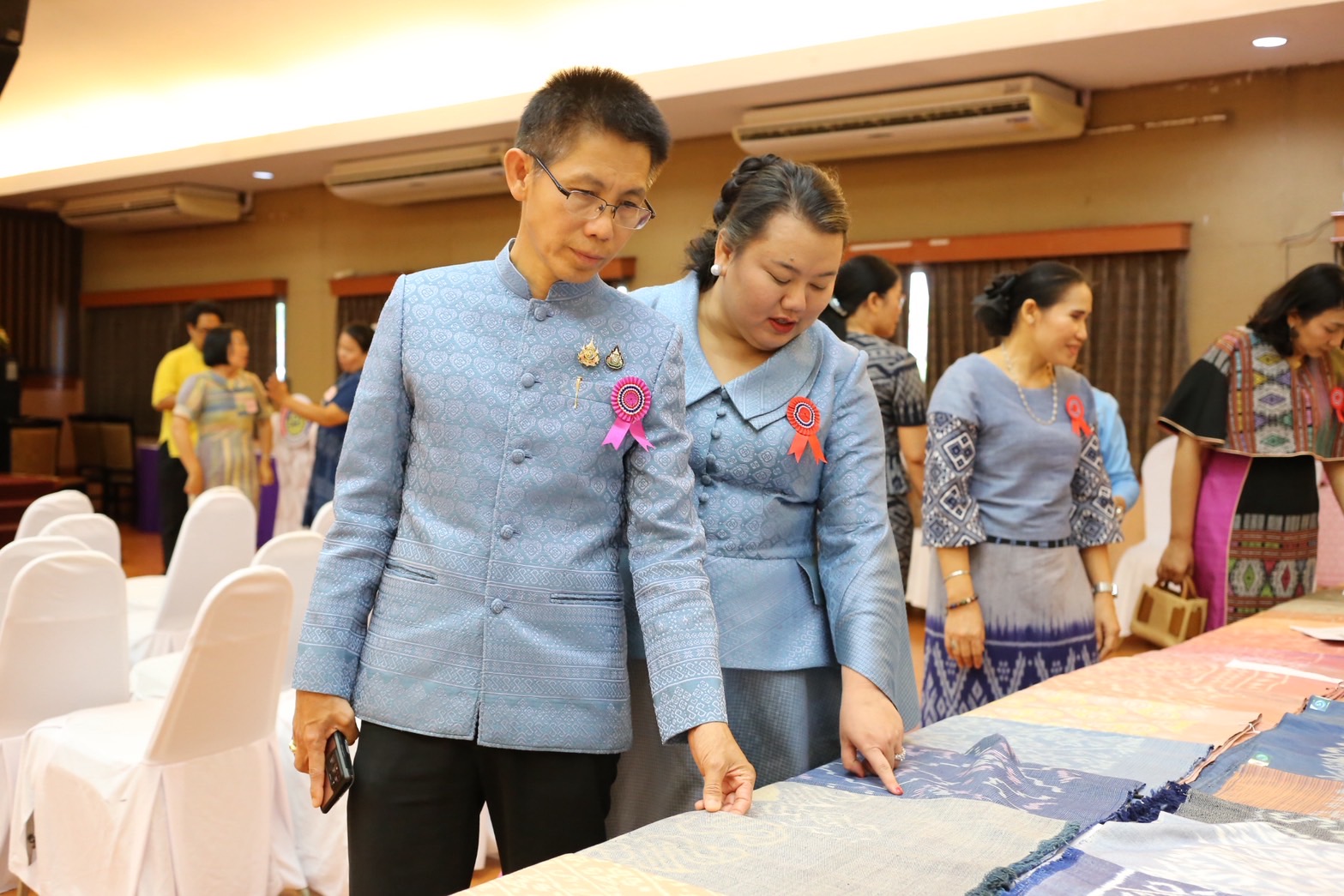 จังหวัดสกลนคร : ประกวด “ผ้าลายสิริราชพัสตราภรณ์” และงานหัตถกรรม สืบสานภูมิปัญญา สู่แฟชั่นยั่งยืน ประจำปี 2568