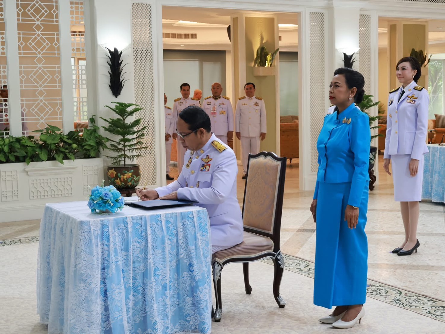 ผู้ว่าราชการจังหวัดสกลนคร นำทุกภาคส่วนร่วมลงนามถวายพระพรชัยมงคล สมเด็จพระนางเจ้าสิริกิติ์ พระบรมราชินีนาถ พระบรมราชชนนีพันปีหลวง  เนื่องในโอกาสวันเฉลิมพระชนมพรรษา 12 สิงหาคม 2568 ณ พระตำหนักภูพานราชนิเวศน์  จังหวัดสกลนคร