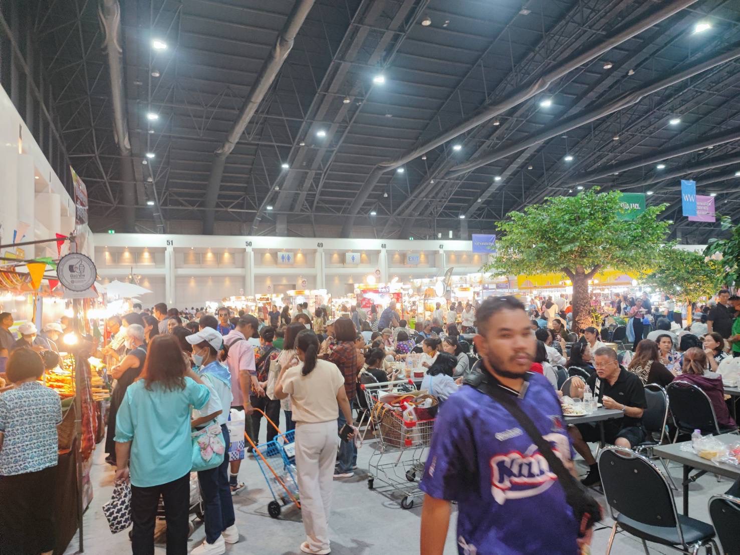 พช.สกลนคร ชวน ช้อป ชิม เที่ยว! ยกขบวนสินค้าเด็ด OTOP บุกงาน “ศิลปาชีพ ประทีปไทย” จัดระหว่างวันที่ 9–17 ส.ค. ที่อิมแพ็ค เมืองทองฯ