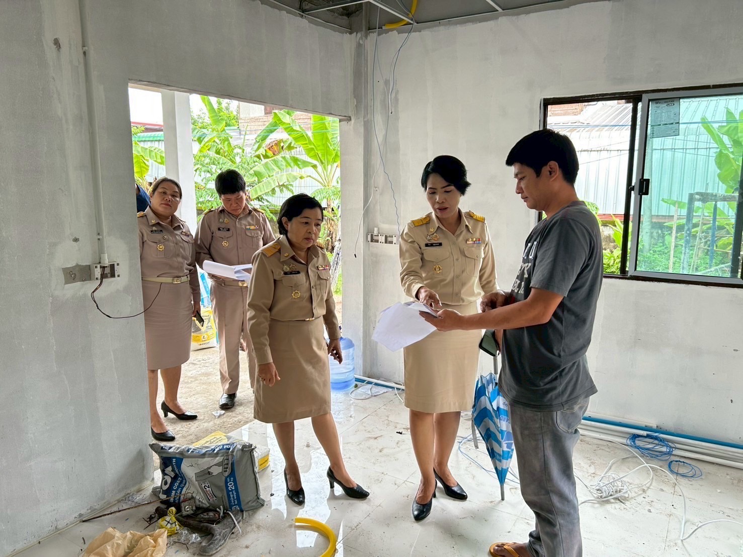 พช.สกลนคร : ติดตามความก้าว หน้าการดำเนินงาน “โครงการบ้านห่วงใยจากใจ GLO” ประจำปี 2568 เพื่อเสริมสร้างความมั่นคง ด้านที่อยู่อาศัย แก่ครัวเรือนยากจนเป้าหมาย