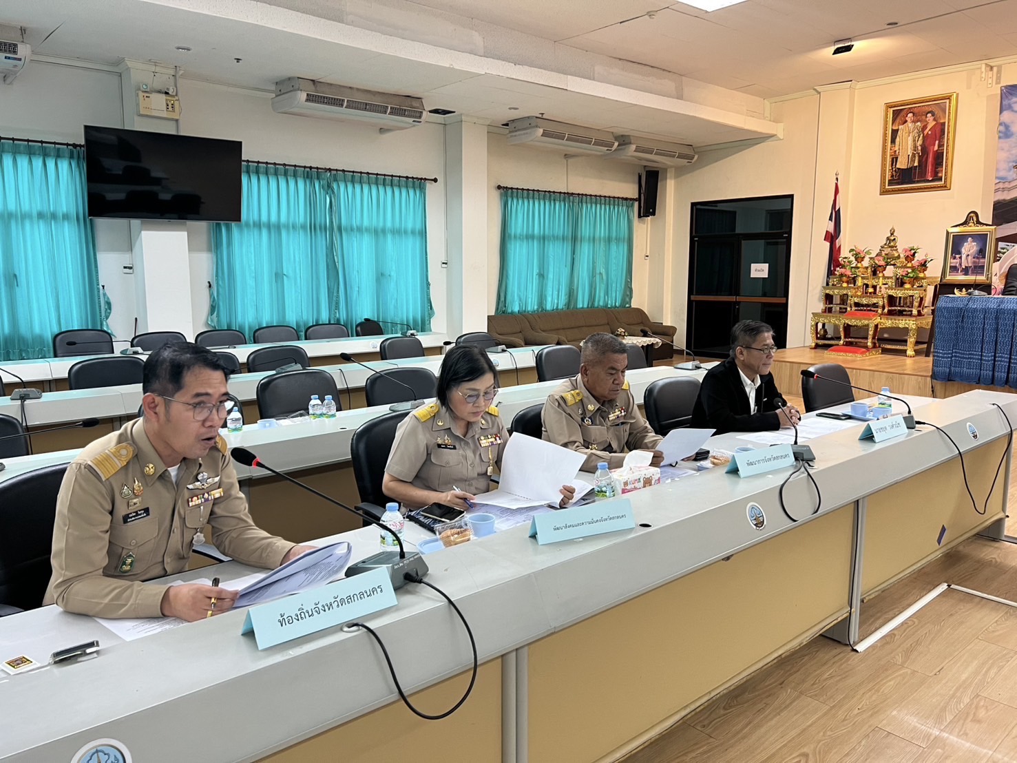 พช. สกลนคร ร่วมประชุมคณะกรรมการสอบคัดเลือก เปลี่ยนสายงานพนักงานเทศบาล สู่ตำแหน่ง “นักพัฒนาชุมชน ปฏิบัติการ” ครั้งที่ 1/2568