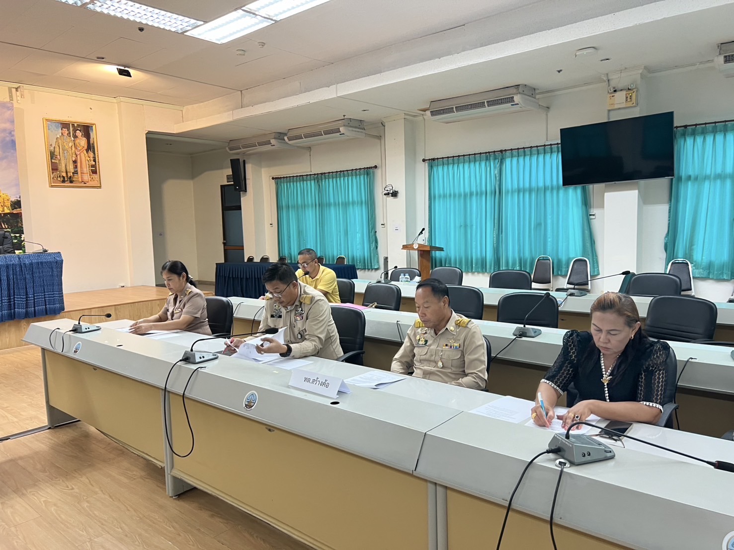 พช. สกลนคร ร่วมประชุมคณะกรรมการสอบคัดเลือก เปลี่ยนสายงานพนักงานเทศบาล สู่ตำแหน่ง “นักพัฒนาชุมชน ปฏิบัติการ” ครั้งที่ 1/2568
