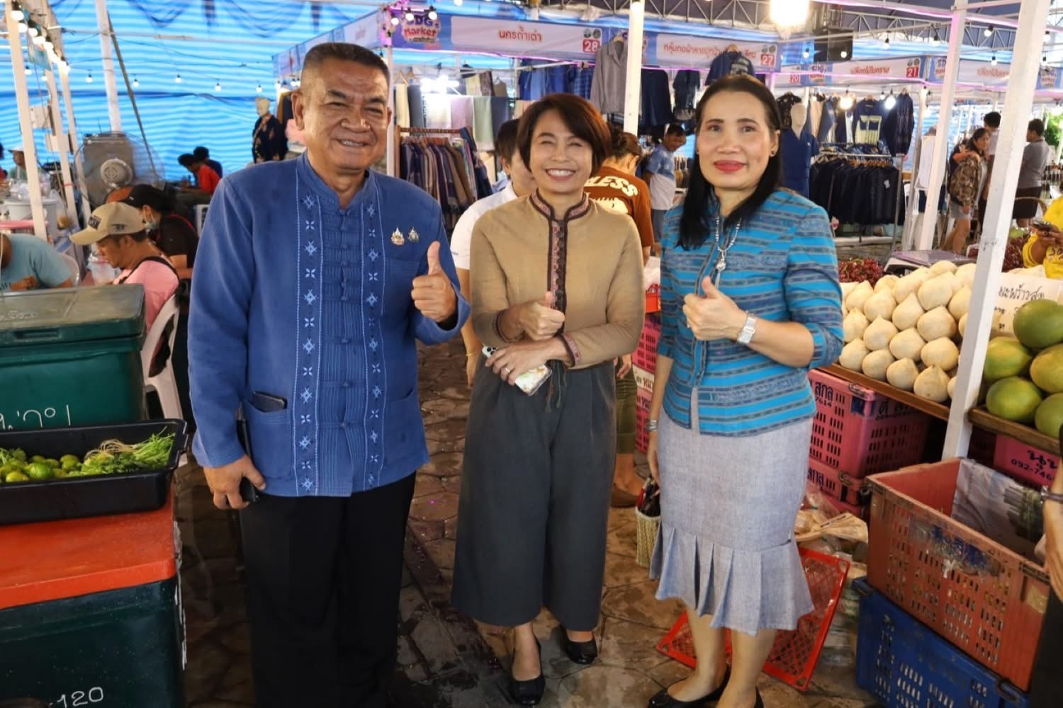 พช. สกลนคร ร่วมตรวจเยี่ยม-ให้กำลังใจผู้ประกอบการ พร้อมชวนร่วมงาน “ช้อป FIN กินกุ้ง @ สกลนคร” 24–28 ส.ค. 2568
