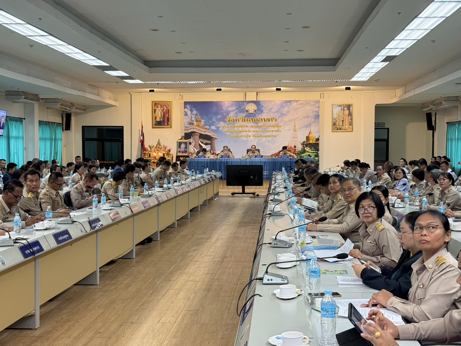 พจ.สกลนคร:ร่วมประชุมคณะกรมการจังหวัดและหัวหน้าส่วนราชการประจำจังหวัดสกลนคร ประจำเดือน สิงหาคม 2568